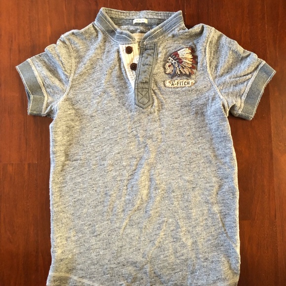 Abercrombie & Fitch Other - Abercrombie & Fitch Men’s Medium Short-sleeved Button Shirt w/ Indian Graphic